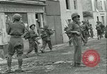 Standbild französischen 2nd Armored Division Sées, Frankreich, 1944, aus Sekunde 30 historischem Filmmaterial Videoclip 65675021854