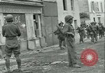 Standbild französischen 2nd Armored Division Sées, Frankreich, 1944, aus Sekunde 33 historischem Filmmaterial Videoclip 65675021854