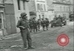 Standbild französischen 2nd Armored Division Sées, Frankreich, 1944, aus Sekunde 36 historischem Filmmaterial Videoclip 65675021854