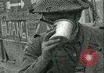 Standbild französischen 2nd Armored Division Sées, Frankreich, 1944, aus Sekunde 48 historischem Filmmaterial Videoclip 65675021854