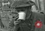 Standbild französischen 2nd Armored Division Sées, Frankreich, 1944, aus Sekunde 52 historischem Filmmaterial Videoclip 65675021854
