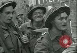 Standbild französischen 2nd Armored Division Sées, Frankreich, 1944, aus Sekunde 61 historischem Filmmaterial Videoclip 65675021854