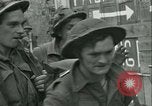 Standbild französischen 2nd Armored Division Sées, Frankreich, 1944, aus Sekunde 62 historischem Filmmaterial Videoclip 65675021854