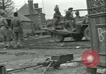 Standbild französischen 2nd Armored Division Sées, Frankreich, 1944, aus Sekunde 4 historischem Filmmaterial Videoclip 65675021855