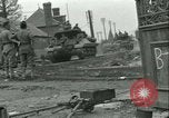 Standbild französischen 2nd Armored Division Sées, Frankreich, 1944, aus Sekunde 8 historischem Filmmaterial Videoclip 65675021855