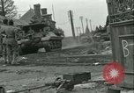 Standbild französischen 2nd Armored Division Sées, Frankreich, 1944, aus Sekunde 11 historischem Filmmaterial Videoclip 65675021855