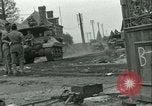 Standbild französischen 2nd Armored Division Sées, Frankreich, 1944, aus Sekunde 12 historischem Filmmaterial Videoclip 65675021855