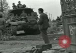 Standbild französischen 2nd Armored Division Sées, Frankreich, 1944, aus Sekunde 16 historischem Filmmaterial Videoclip 65675021855
