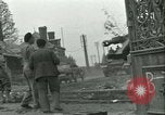 Standbild französischen 2nd Armored Division Sées, Frankreich, 1944, aus Sekunde 21 historischem Filmmaterial Videoclip 65675021855