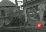 Standbild französischen 2nd Armored Division Sées, Frankreich, 1944, aus Sekunde 46 historischem Filmmaterial Videoclip 65675021855