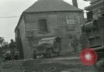 Standbild französischen 2nd Armored Division Sées, Frankreich, 1944, aus Sekunde 58 historischem Filmmaterial Videoclip 65675021855
