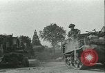 Standbild französischen 2nd Armored Division Alencon Frankreich, 1944, aus Sekunde 14 historischem Filmmaterial Videoclip 65675021856