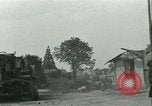Standbild französischen 2nd Armored Division Alencon Frankreich, 1944, aus Sekunde 16 historischem Filmmaterial Videoclip 65675021856