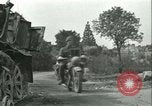 Standbild französischen 2nd Armored Division Alencon Frankreich, 1944, aus Sekunde 32 historischem Filmmaterial Videoclip 65675021856