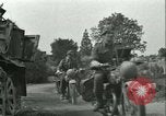 Standbild französischen 2nd Armored Division Alencon Frankreich, 1944, aus Sekunde 33 historischem Filmmaterial Videoclip 65675021856