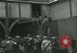 Standbild französischen Widerstand Chateaudun Frankreich, 1944, aus Sekunde 12 historischem Filmmaterial Videoclip 65675021860