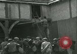 Standbild französischen Widerstand Chateaudun Frankreich, 1944, aus Sekunde 13 historischem Filmmaterial Videoclip 65675021860