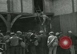 Standbild französischen Widerstand Chateaudun Frankreich, 1944, aus Sekunde 18 historischem Filmmaterial Videoclip 65675021860