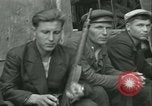 Standbild französischen Widerstand Chateaudun Frankreich, 1944, aus Sekunde 15 historischem Filmmaterial Videoclip 65675021861