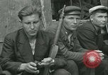 Standbild französischen Widerstand Chateaudun Frankreich, 1944, aus Sekunde 18 historischem Filmmaterial Videoclip 65675021861