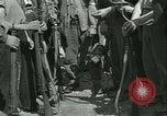 Standbild französischen Widerstand Chateaudun Frankreich, 1944, aus Sekunde 35 historischem Filmmaterial Videoclip 65675021861