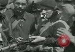 Standbild französischen Widerstand Chateaudun Frankreich, 1944, aus Sekunde 43 historischem Filmmaterial Videoclip 65675021861