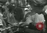 Standbild französischen Widerstand Chateaudun Frankreich, 1944, aus Sekunde 45 historischem Filmmaterial Videoclip 65675021861