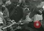 Standbild französischen Widerstand Chateaudun Frankreich, 1944, aus Sekunde 46 historischem Filmmaterial Videoclip 65675021861