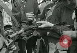 Standbild französischen Widerstand Chateaudun Frankreich, 1944, aus Sekunde 54 historischem Filmmaterial Videoclip 65675021861