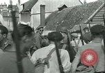Standbild französischen Widerstand Chateaudun Frankreich, 1944, aus Sekunde 27 historischem Filmmaterial Videoclip 65675021862