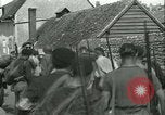 Standbild französischen Widerstand Chateaudun Frankreich, 1944, aus Sekunde 29 historischem Filmmaterial Videoclip 65675021862