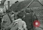 Standbild französischen Widerstand Chateaudun Frankreich, 1944, aus Sekunde 42 historischem Filmmaterial Videoclip 65675021862