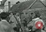 Standbild französischen Widerstand Chateaudun Frankreich, 1944, aus Sekunde 43 historischem Filmmaterial Videoclip 65675021862
