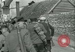 Standbild französischen Widerstand Chateaudun Frankreich, 1944, aus Sekunde 50 historischem Filmmaterial Videoclip 65675021862