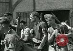 Standbild französischen Widerstand Chateaudun Frankreich, 1944, aus Sekunde 55 historischem Filmmaterial Videoclip 65675021862