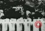 Immagine di Rifugiati francese Parigi Francia, 1942, secondo 7 filmato di repertorio 65675021868