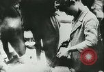 Immagine di Rifugiati francese Parigi Francia, 1942, secondo 17 filmato di repertorio 65675021868