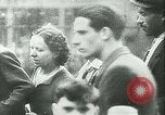 Immagine di Rifugiati francese Parigi Francia, 1942, secondo 24 filmato di repertorio 65675021868