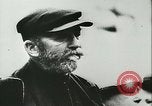Immagine di Rifugiati francese Parigi Francia, 1942, secondo 37 filmato di repertorio 65675021868