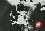Immagine di Rifugiati francese Parigi Francia, 1942, secondo 46 filmato di repertorio 65675021868