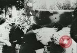 Immagine di Rifugiati francese Parigi Francia, 1942, secondo 57 filmato di repertorio 65675021868