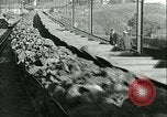 Standbild Stahlwerk Deutschland, 1940, aus Sekunde 34 historischem Filmmaterial Videoclip 65675021929