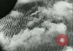 Standbild Deutsche er-111 Bomber blitz England England United Kingdom, 1940, aus Sekunde 25 historischem Filmmaterial Videoclip 65675021936