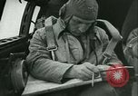 Standbild Deutsche er-111 Bomber blitz England England United Kingdom, 1940, aus Sekunde 28 historischem Filmmaterial Videoclip 65675021936