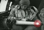 Standbild Deutsche er-111 Bomber blitz England England United Kingdom, 1940, aus Sekunde 31 historischem Filmmaterial Videoclip 65675021936