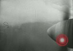 Standbild Deutsche er-111 Bomber blitz England England United Kingdom, 1940, aus Sekunde 32 historischem Filmmaterial Videoclip 65675021936