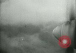 Standbild Deutsche er-111 Bomber blitz England England United Kingdom, 1940, aus Sekunde 36 historischem Filmmaterial Videoclip 65675021936