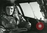 Standbild Deutsche er-111 Bomber blitz England England United Kingdom, 1940, aus Sekunde 39 historischem Filmmaterial Videoclip 65675021936