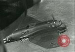 Standbild Deutsche er-111 Bomber blitz England England United Kingdom, 1940, aus Sekunde 42 historischem Filmmaterial Videoclip 65675021936