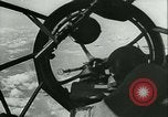 Standbild Deutsche er-111 Bomber blitz England England United Kingdom, 1940, aus Sekunde 52 historischem Filmmaterial Videoclip 65675021936